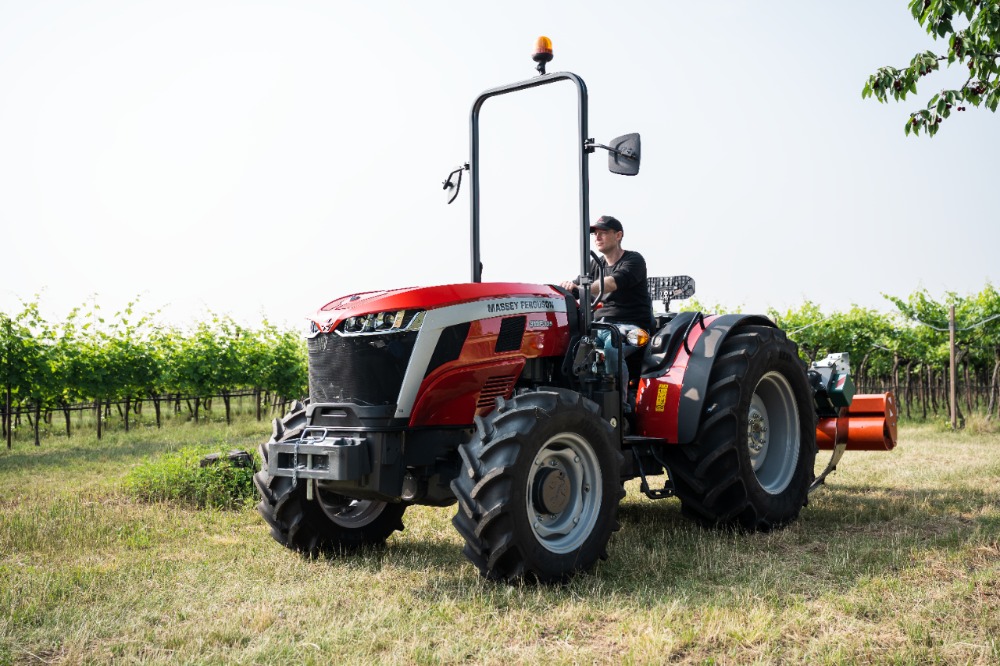 MF3WF_105_POWERHARROW_DRILL_POLYTUNNEL_WORKING_0622_TIFFS_MF – 3WF.105 & Subsoiler – Work – It – 0522 – 01.tif – 1000 x 10000